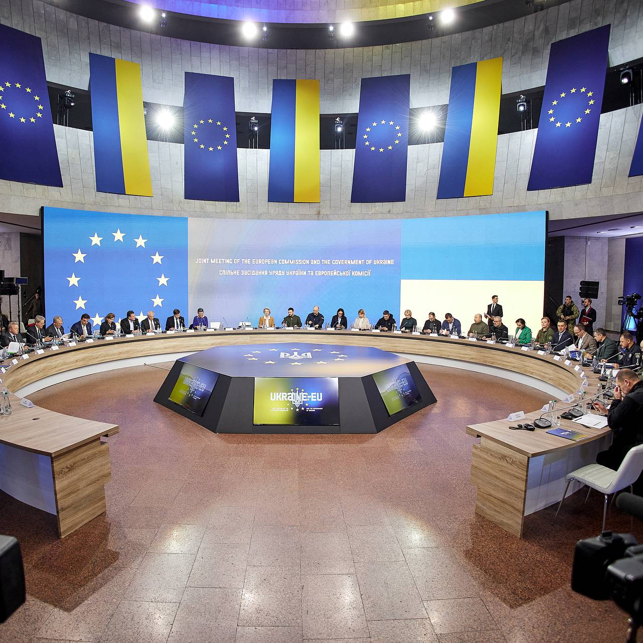 В США Зеленского назвали безумным карликом