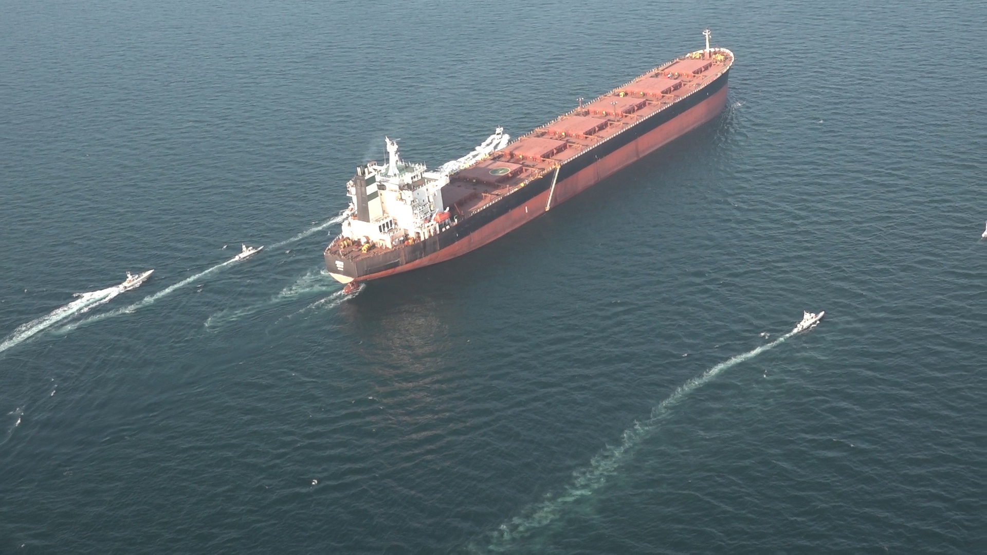 Иран&nbsp; назвал условие для открытия Ормузского пролива. Это стало ответом на громкие ультиматумы Трампа