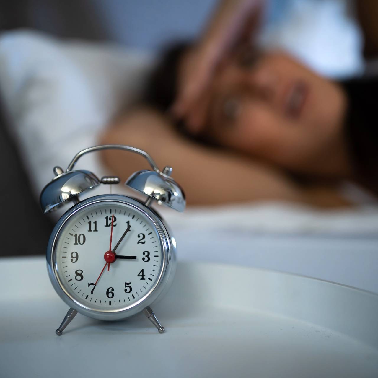 Названа неочевидная причина пробуждения в три часа ночи