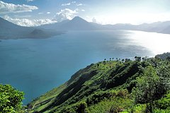 Вид на озеро Атитлан