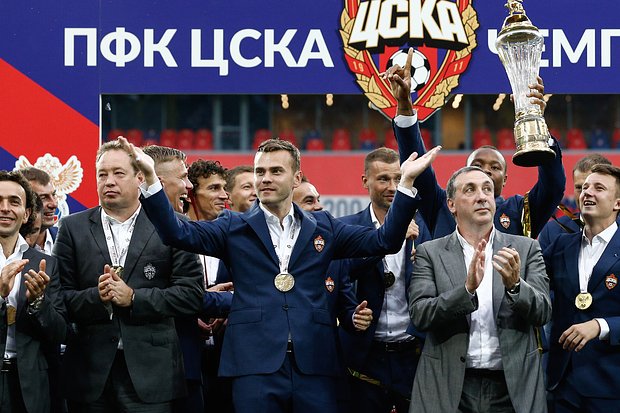 Игорь Акинфеев после победы в чемпионате России-2016