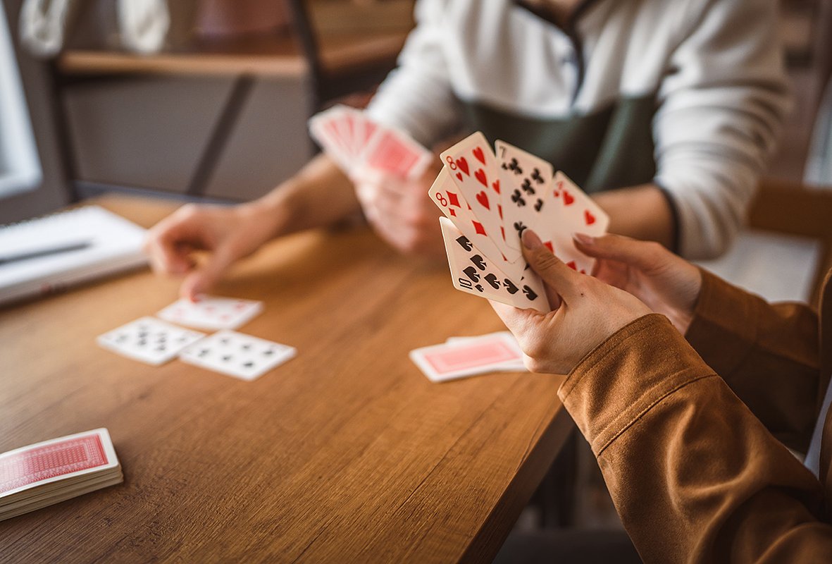 Побеждает команда, которая набрала больше 60 очков