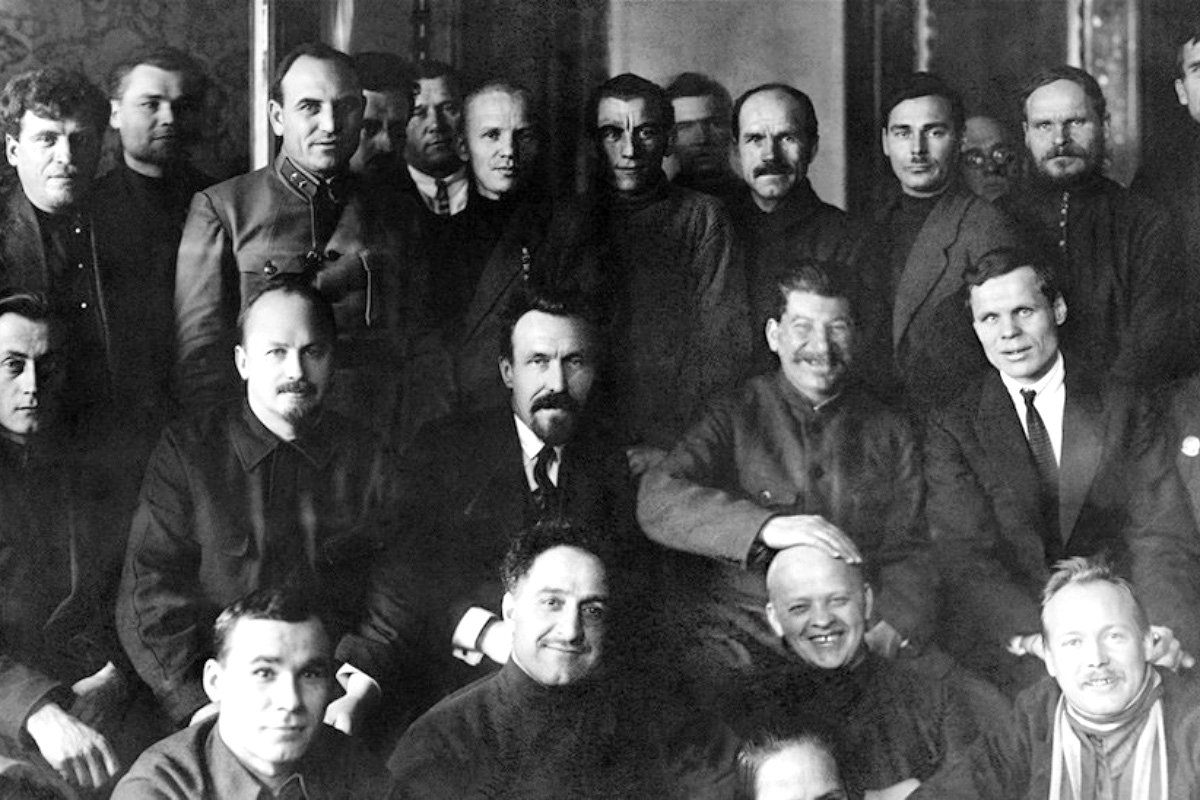 Иосиф Сталин, Алексей Рыков и Николай Бухарин на XII съезде РКП(б), Москва, 1923 год