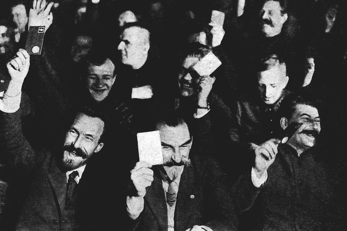 Рыков, Скрыпник и Сталин на XV съезде ВКП(б) 1927 года