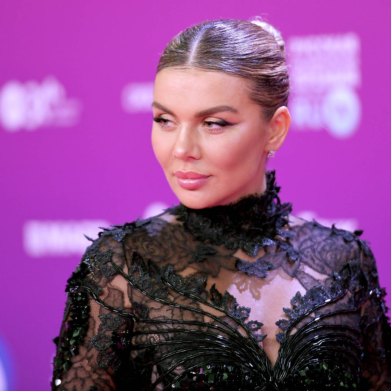 Седокова поделилась архивными фото без трусов со съемки для Playboy