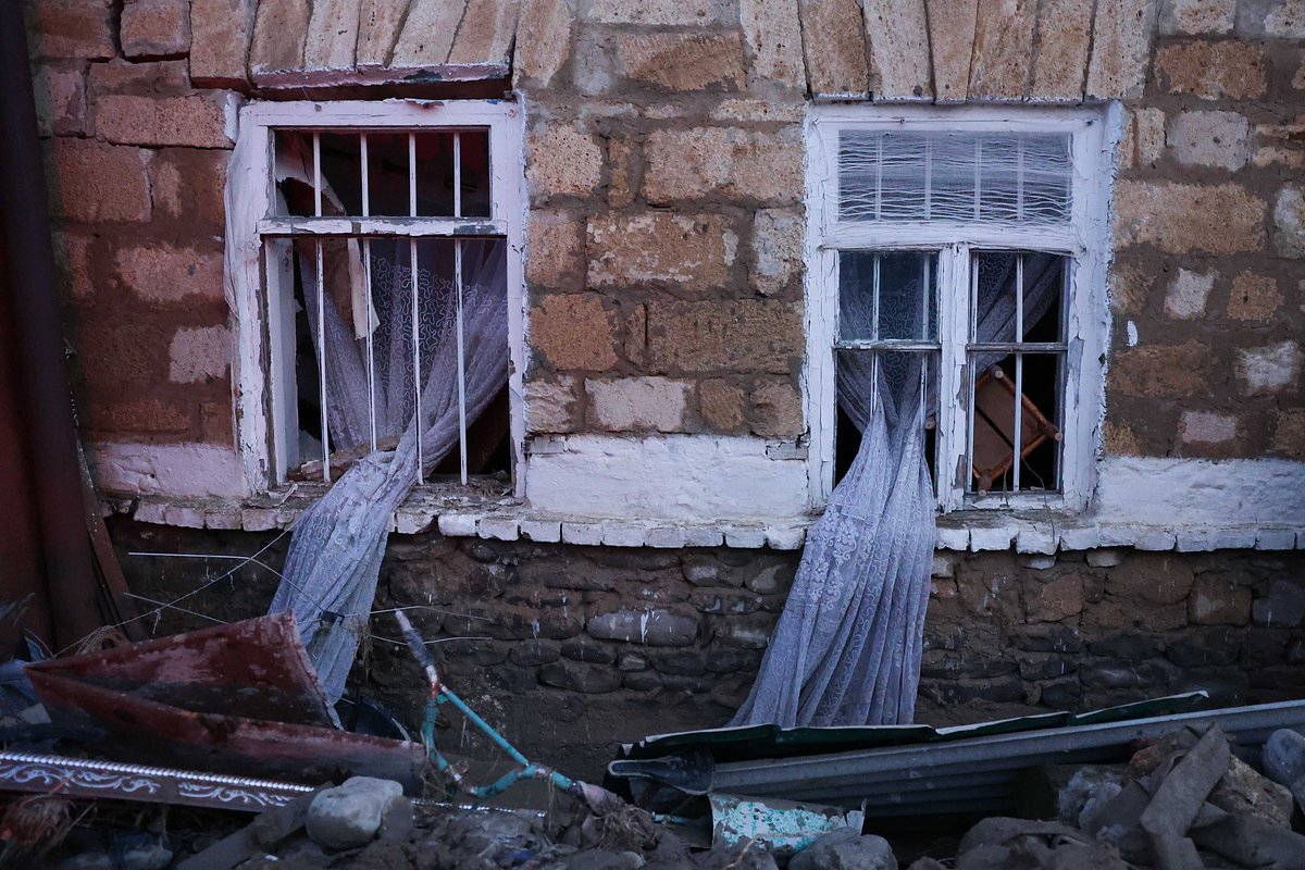 Подтопленные жилые дома в поселке Мамедкала Дербентского района Республики Дагестан