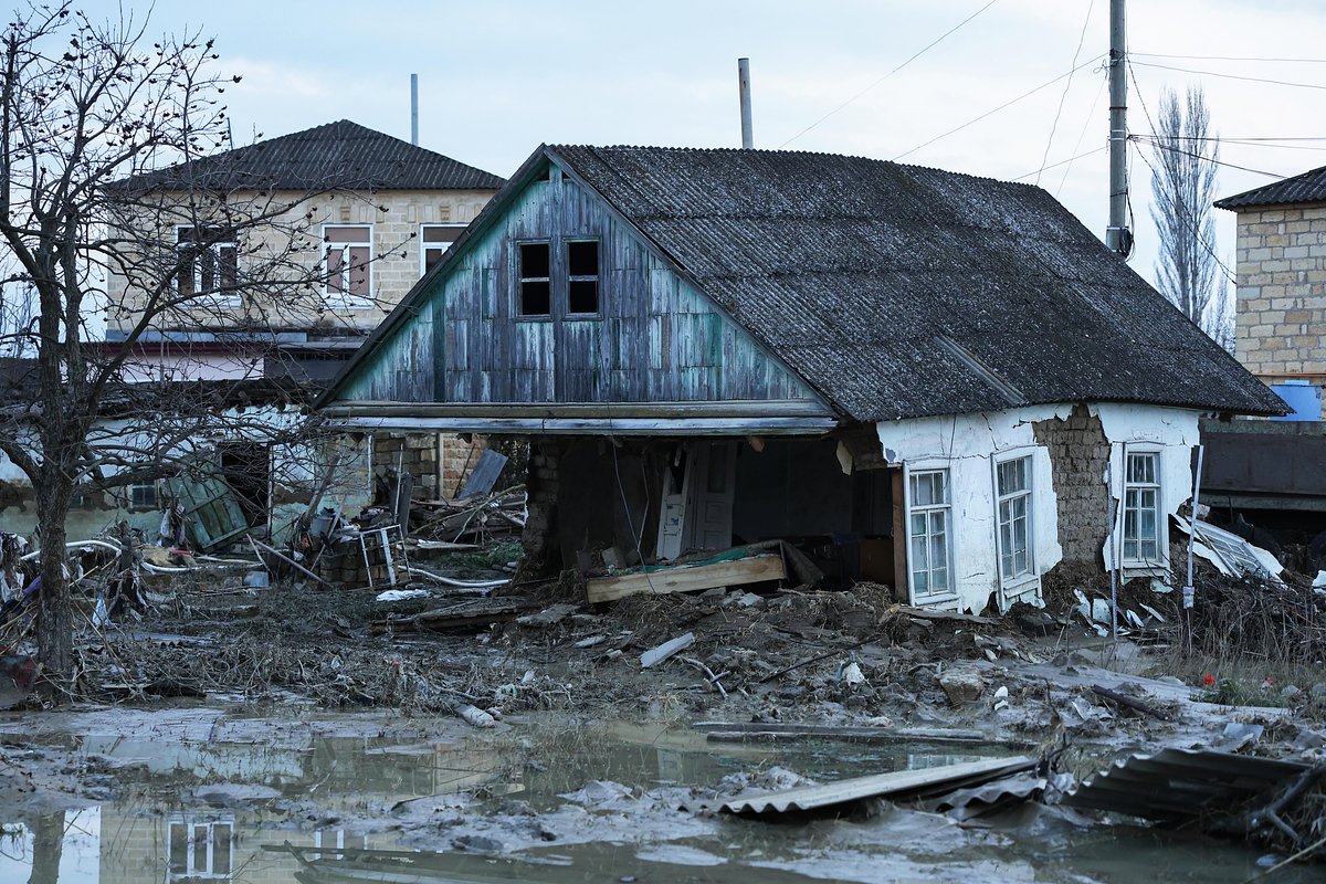 Подтопленные жилые дома в поселке Мамедкала в Дербентском районе Дагестана