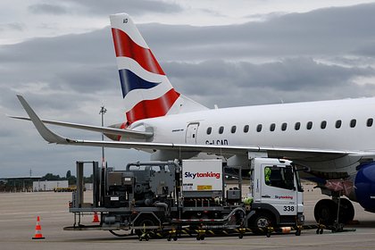 Пассажиры запаниковали во время рейса из-за загадочного пара в кабине пилотов