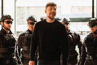 «Упеките его за решетку» Весь мир ополчился против самого популярного блогера. За что его ненавидят и почему считают Антихристом?