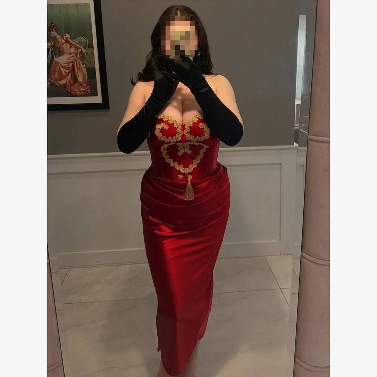 Мать изменника пригласила на его свадьбу бывшую девушку в откровенном виде