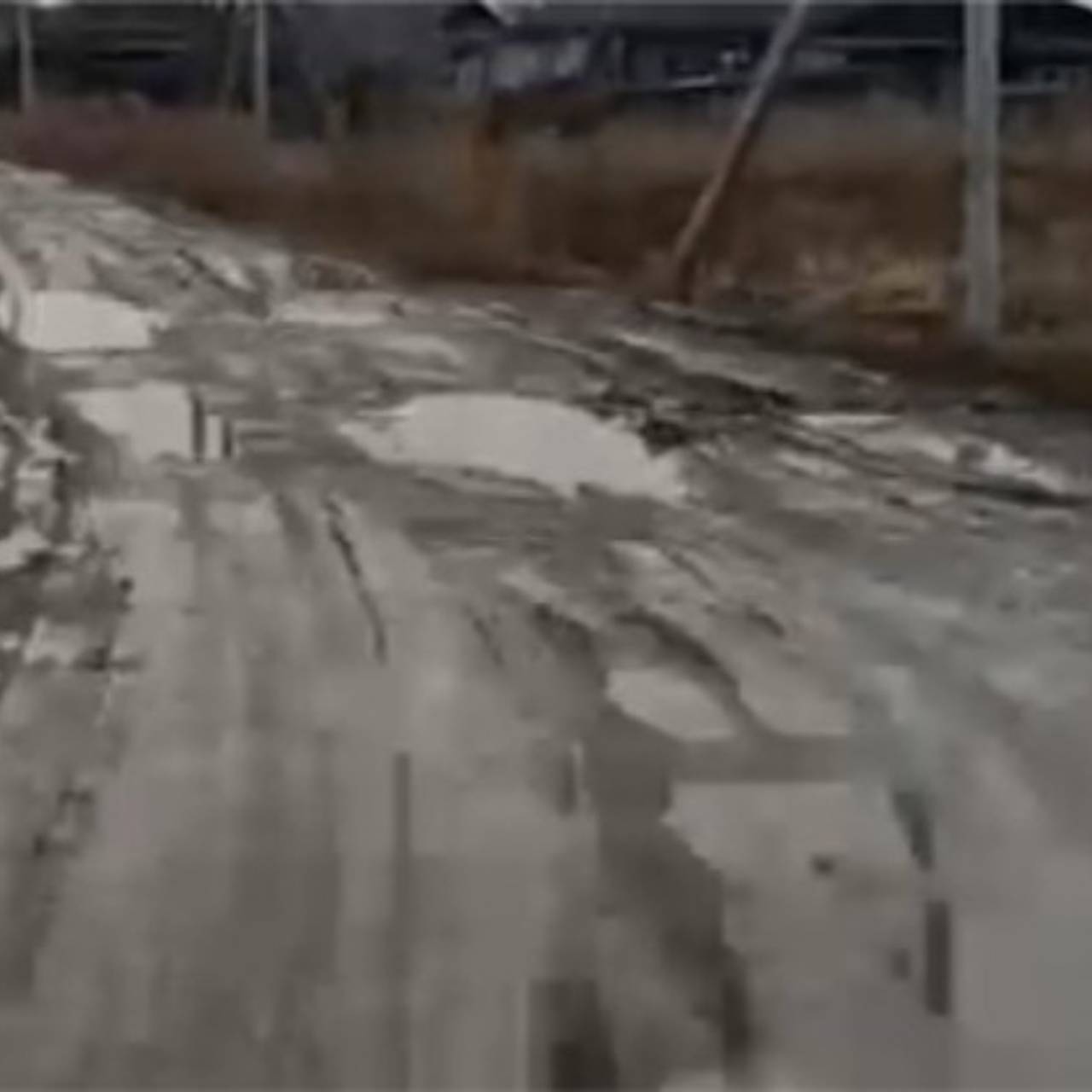 Жители российского региона пожаловались на дороги с дырами