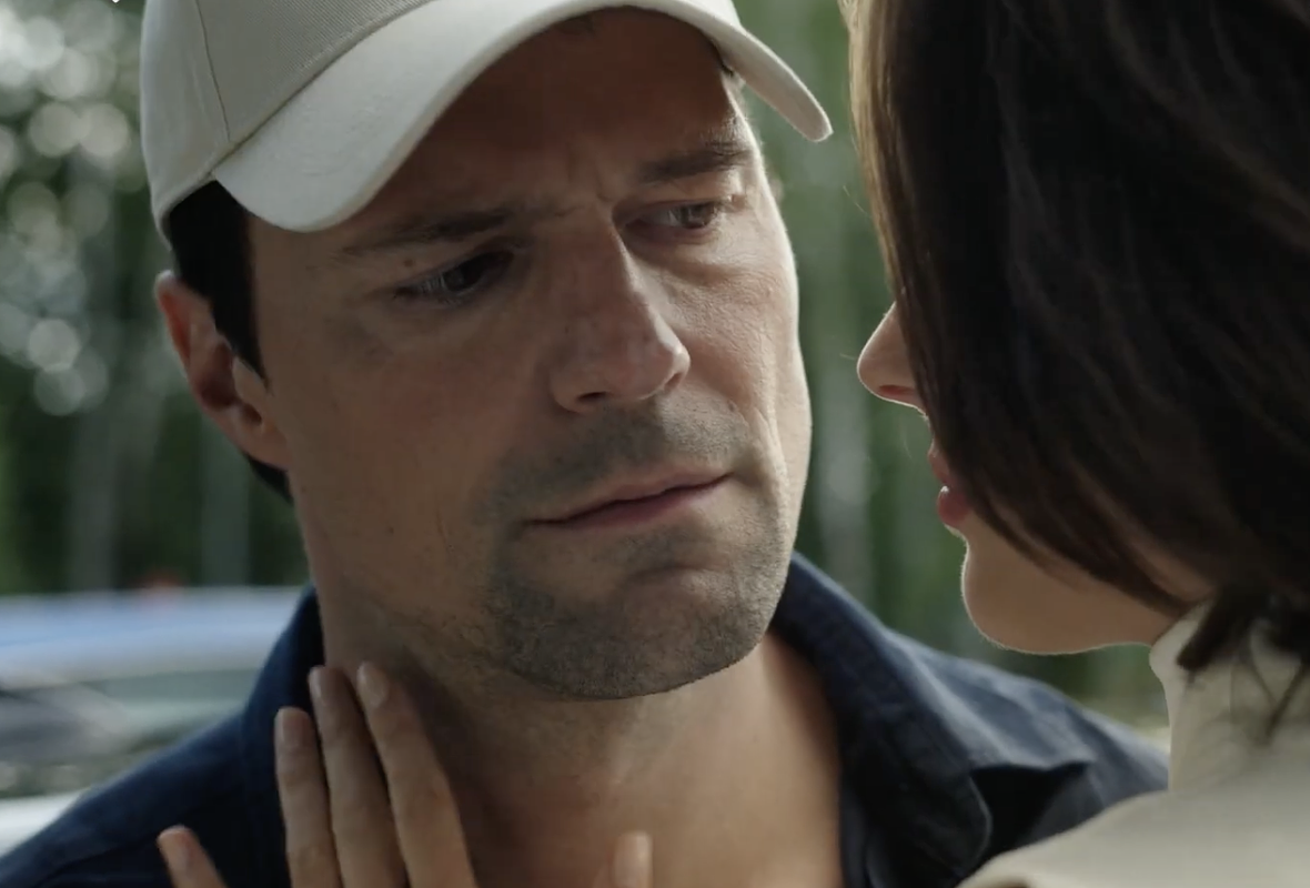 Для Козловского это не первая роль в спортивной драме: он играл советского хоккеиста Валерия Харламова в фильме «Легенда № 17» и снимал футбольную драму «Тренер» с собой в главной роли