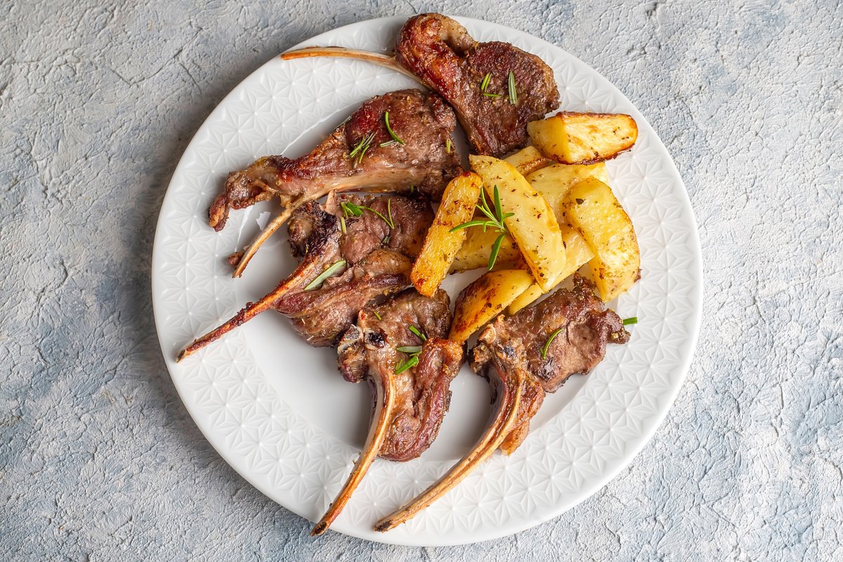 Ягненок издавна считается пасхальным блюдом у многих народов мира