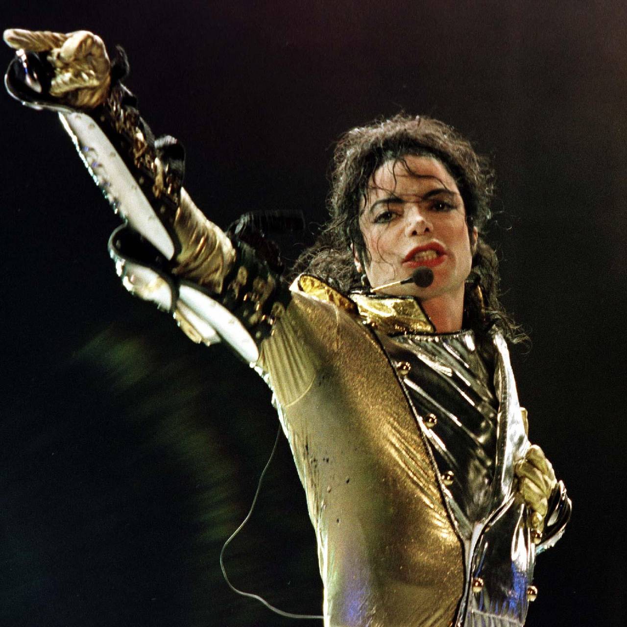 Из байопика Майкла Джексона вырезали обвинения в педофилии