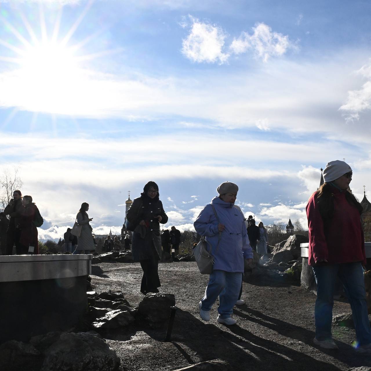 Москвичам предсказали аномальное тепло