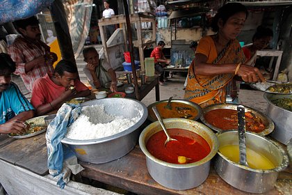 Россиянам посоветовали избегать некоторых продуктов и напитков в Азии