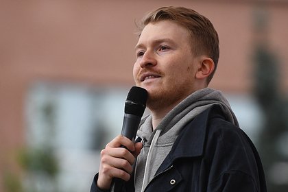 Эмигрировавший комик-иноагент решил оформить ребенку российское гражданство