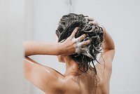 Трихолог из России высказалась про популярные мифы о мытье головы