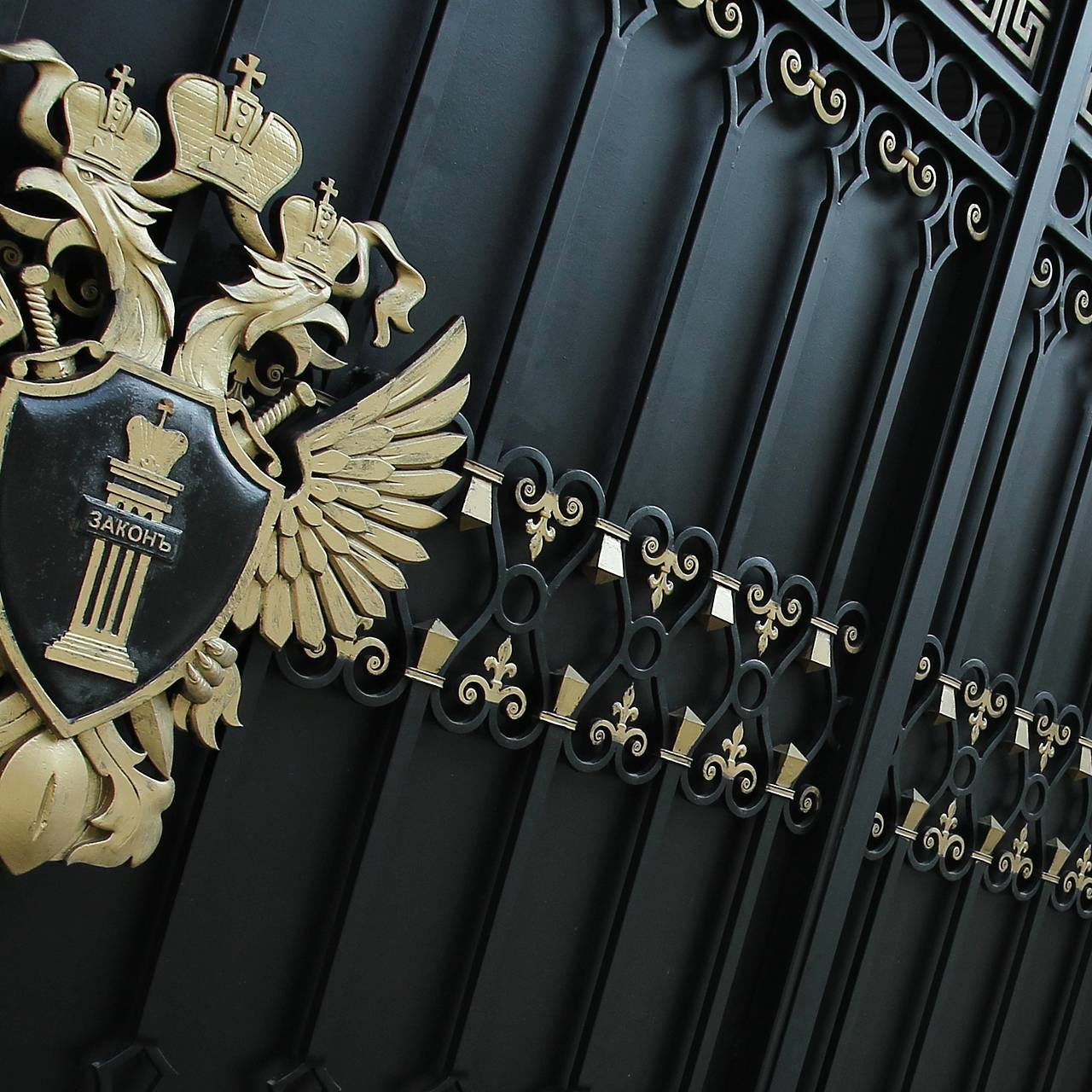 Стали известны подробности антикоррупционного иска к «золотой судье» Хахалевой