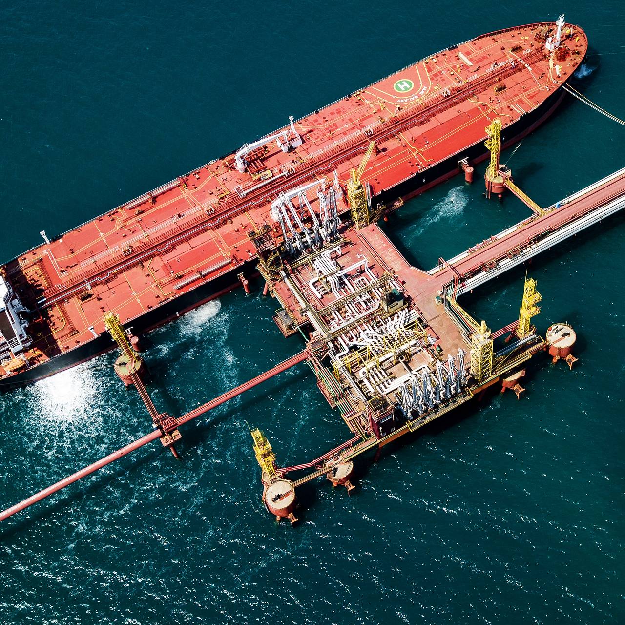 Экспорт российской нефти из портов Балтики рухнул