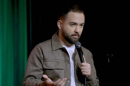 Покинувший Россию комик пошутил о «соевой» эмиграции