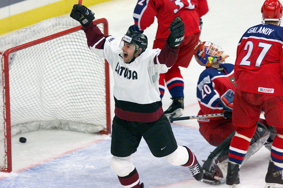 Матч сборных России и Латвии на ЧМ-2000