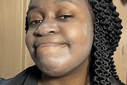 Африканка посмеялась над своей внешностью после использования корейского крема