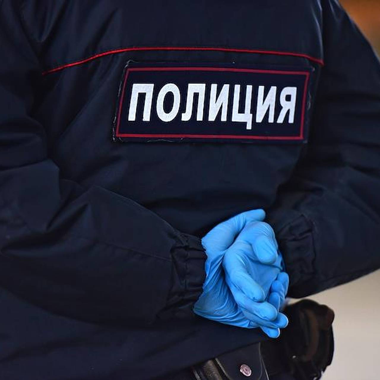 Россиянина с огнестрельными ранениями нашли под окнами многоэтажки