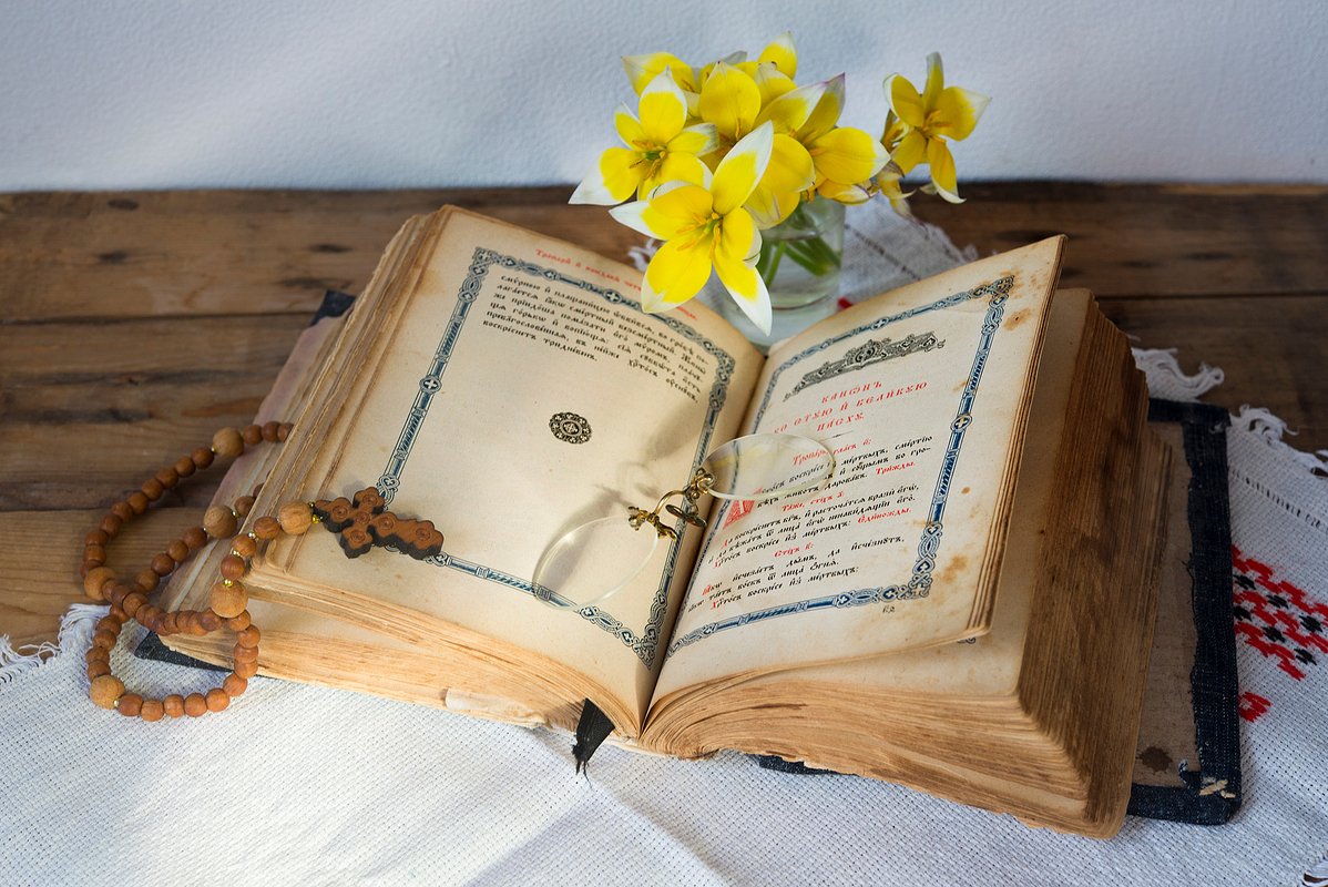 Главное торжественное песнопение православной пасхальной службы — Пасхальный канон, его написал в VIII веке преподобный Иоанн Дамаскин