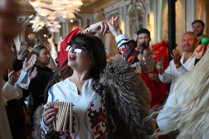 Королеву раскритиковали за похудение на уколах словами &laquo;жрать надо меньше&raquo;