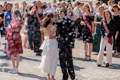 Минпросвещения назвало дату выпускных в российских школах