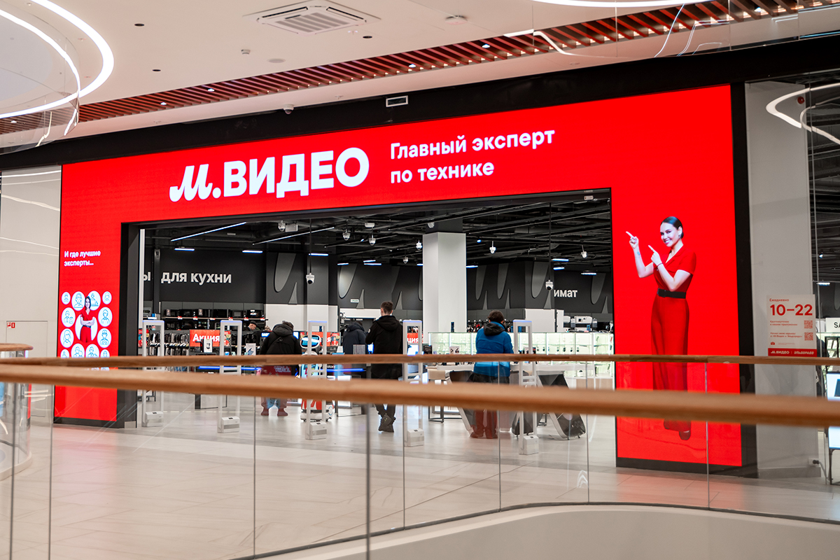 Российские&nbsp; компании добавили символ улыбки к своим логотипам для помощи детям