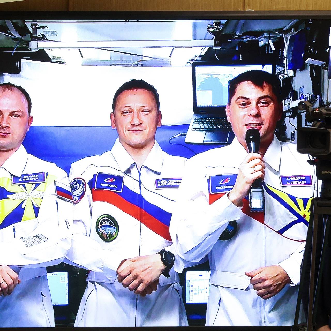 Космонавты &laquo;Роскосмоса&raquo; обратились к россиянам с МКС