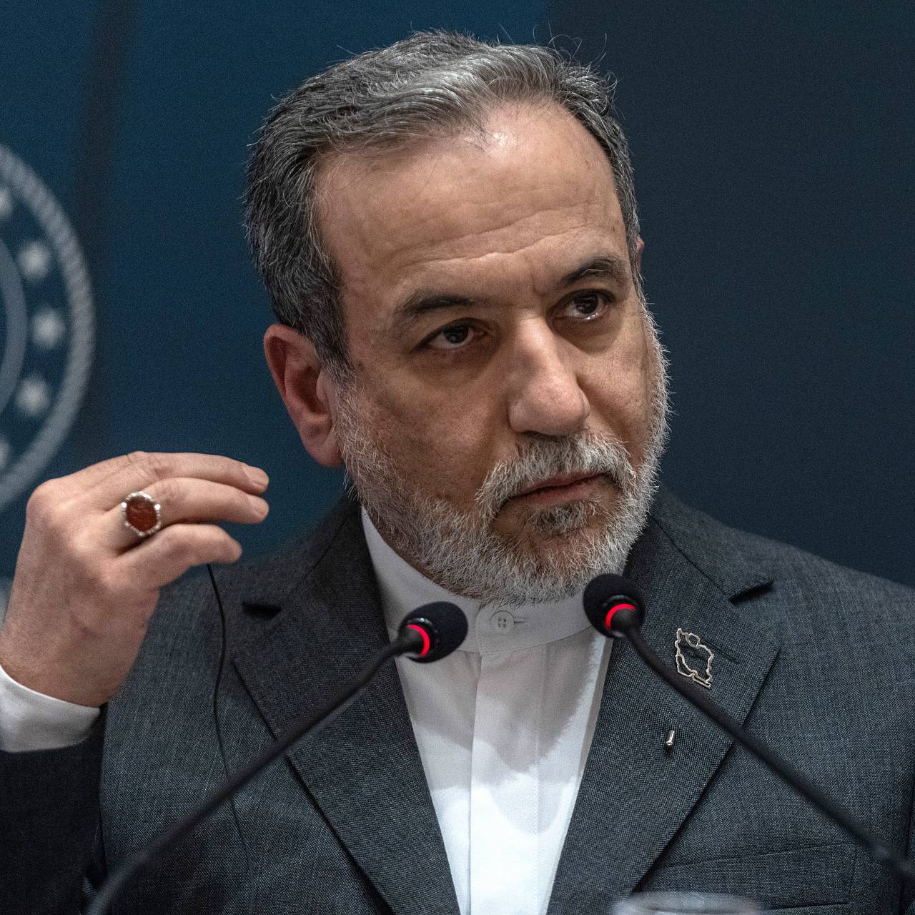 Глава МИД Ирана и спецпосланник Трампа едва не подрались на переговорах