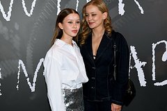 Юлия Пересильд (справа) и ее дочь Анна Пересильд