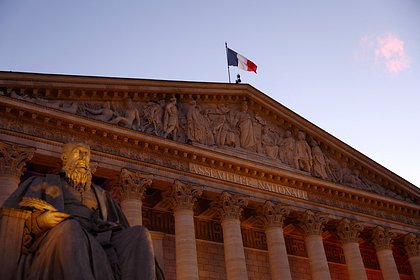 Де Голль призвал Францию вступить в БРИКС