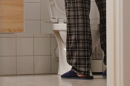 Названа опасная причина появления мочи светлого цвета