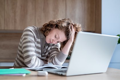 Россиянам назвали неочевидный признак хронического недосыпа