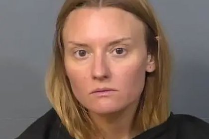 37-летняя учительница математики два месяца насиловала школьника у себя дома