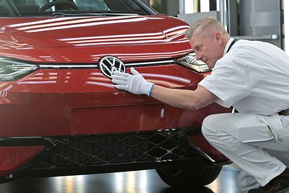 У покинувшего Россию автогиганта упали мировые продажи