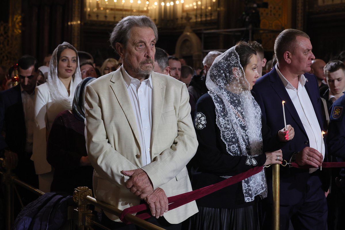 Эррол Маск на праздничном пасхальном богослужении в храме Христа Спасителя