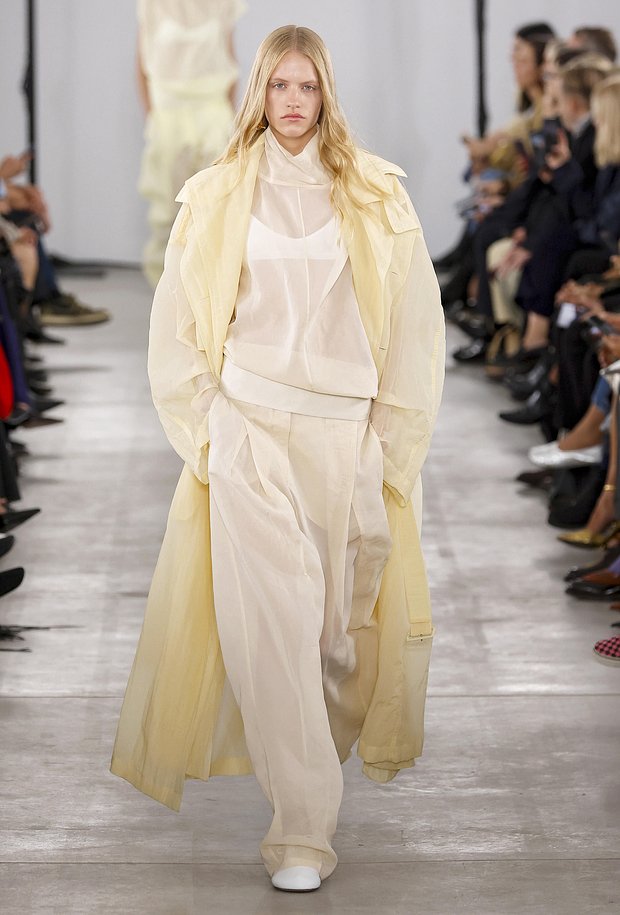 Плащ из легкого нейлонового материала от Sportmax