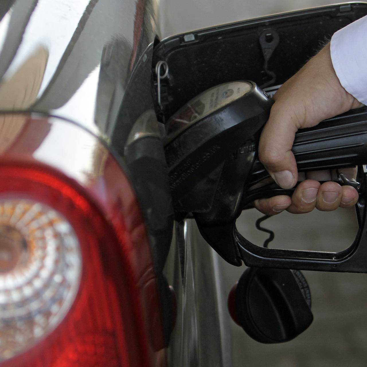 В одной стране одобрили регулирование цен на бензин