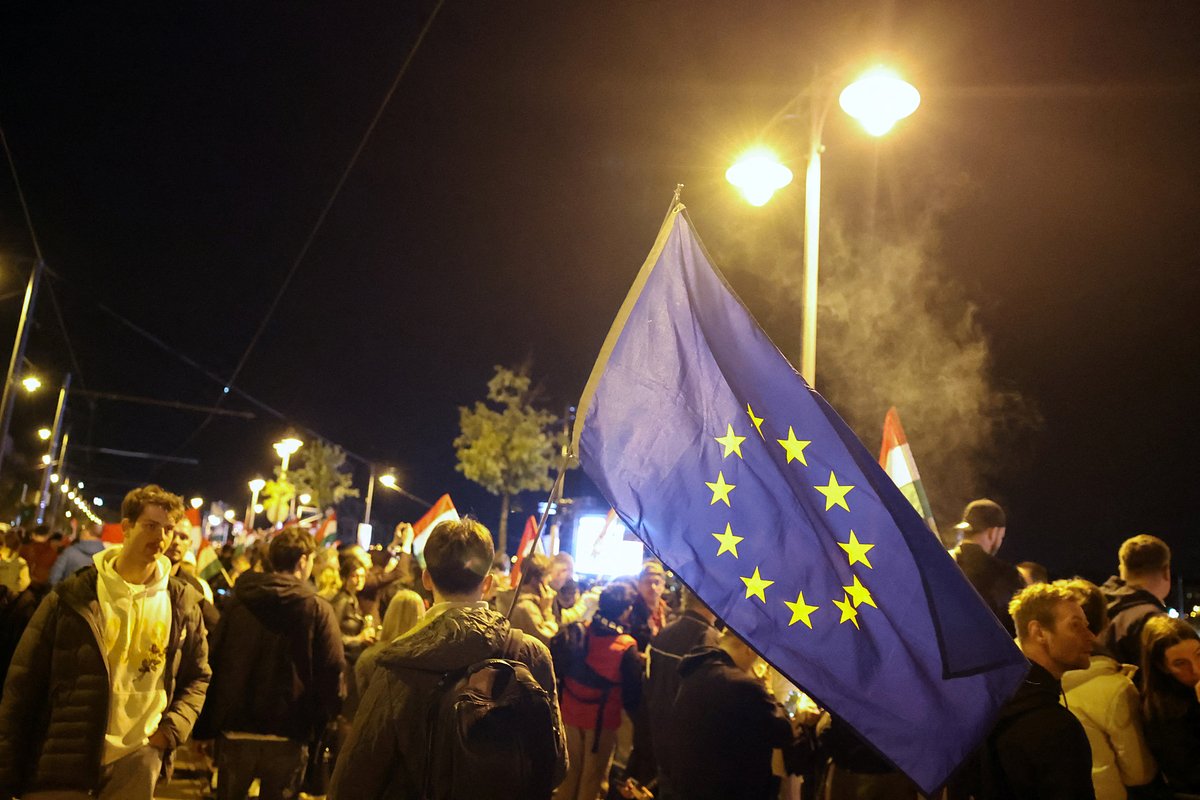 Митинг лидера партии «Тиса» Петера Мадьяра в Будапеште, Венгрия, 12 апреля 2026 года