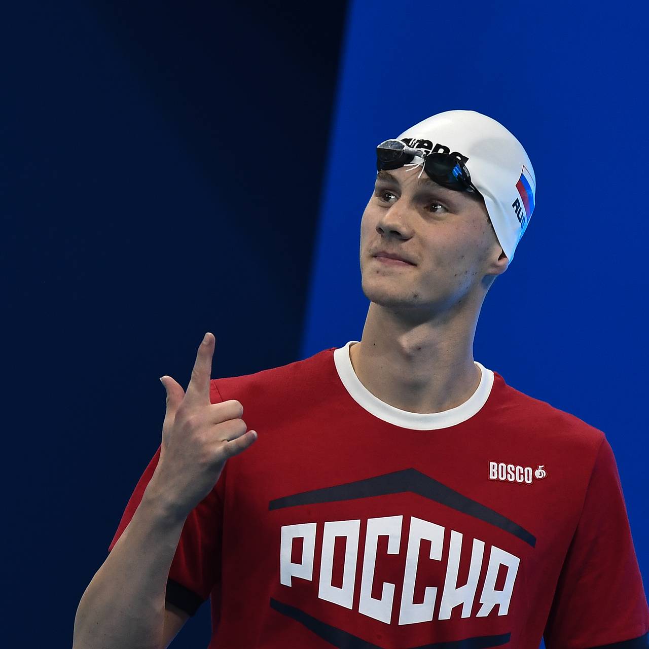 Международная федерация водных видов спорта допустила россиян к турнирам с флагом и гимном