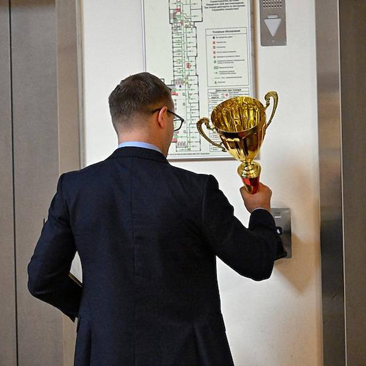 В России резко подорожали лифты