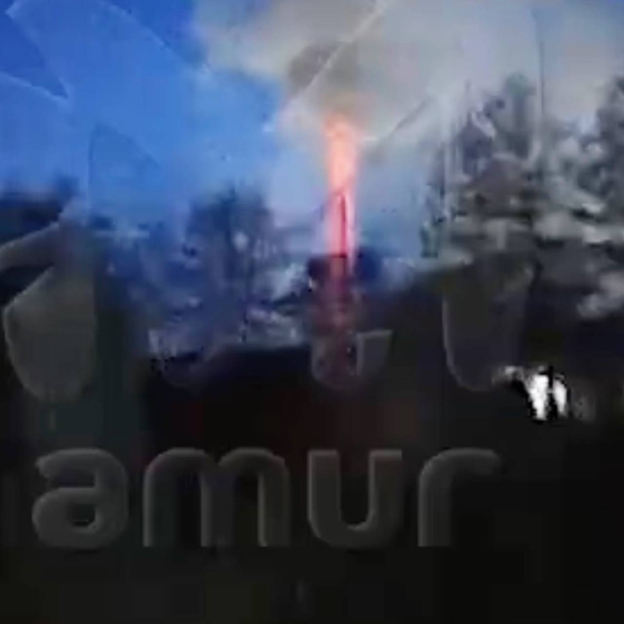 В Заветах Ильича взметнулось пламя высотой с трехэтажный дом