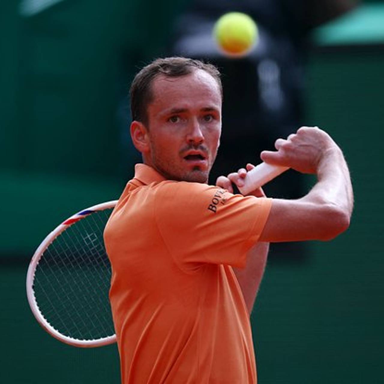 Российского теннисиста оштрафовали за поломку ракетки