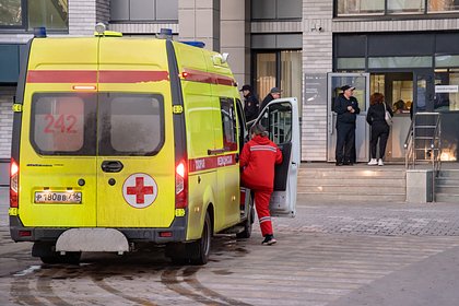 Пострадавший из-за падения легковушки с моста впал в кому