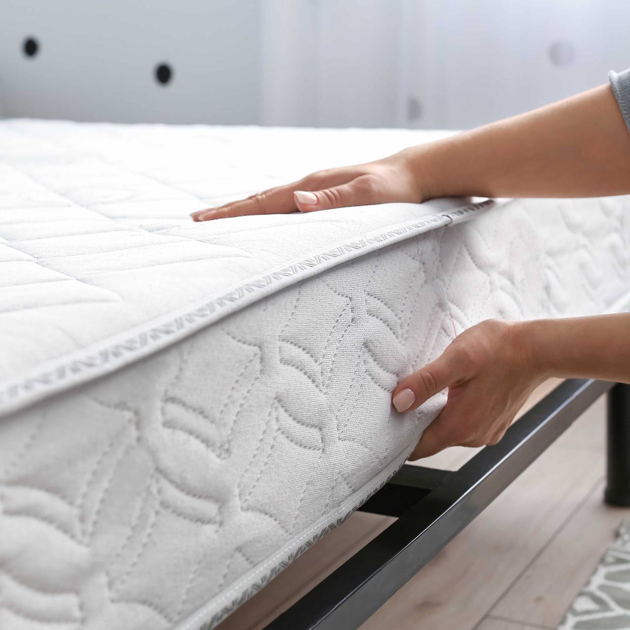 Россиянам назвали признаки матраса-убийцы